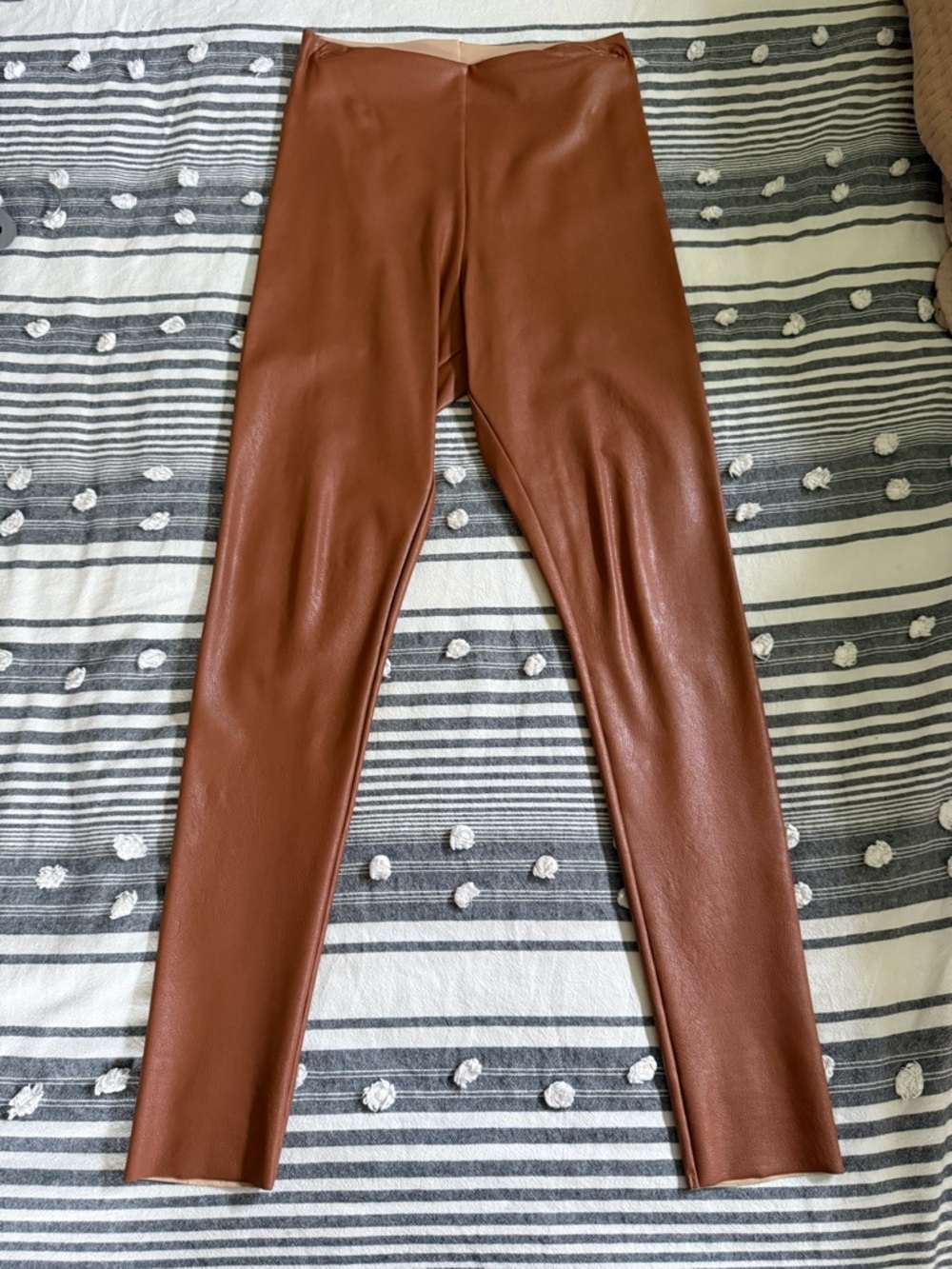Commando Faux Leather Leggings in Chestnut